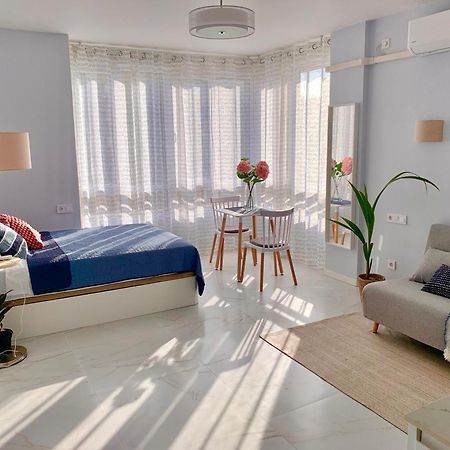 טורמולינוס Elegant Studio With Pool And Seaview מראה חיצוני תמונה
